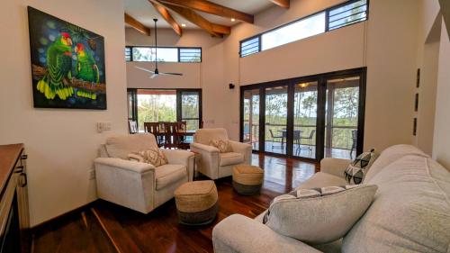 Elevated Off Grid Villa • Private Pool • waterfall in Blancaneau