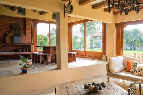BUHO Luxury Guayllabamba Home BBQ Jacuzzi Pool in Guayllabamba