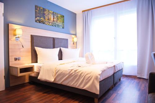 บีอินซิตี้ โฮเต็ล (BlnCty Hotel) near จตุรัสพ็อทสดัม