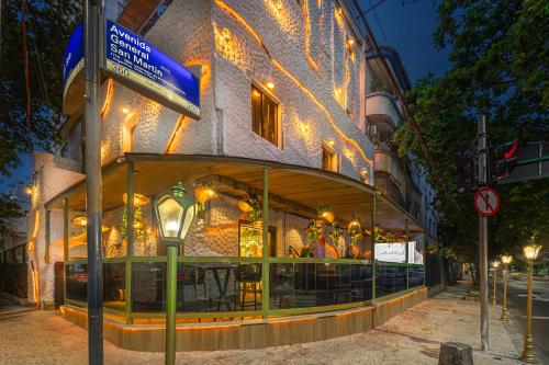 Leblon Beach Hostel in Rio De Janeiro