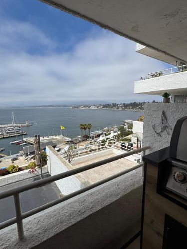 Oceanfront Concon Yacht Club Apt in Concon