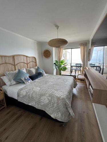 Oceanfront Concon Yacht Club Apt in Concon