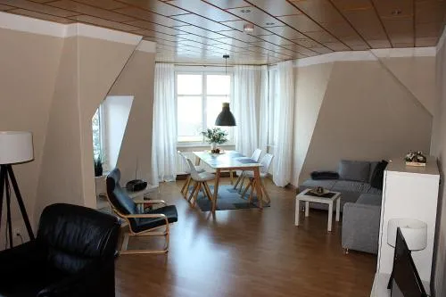 Villa Schlossblick I - Zeit zum Entspannen in exklusiver Ferienwohnung mit Panoramablick, Parkplatz, WLAN, Smart-TV in Wernigerode, Deutschland