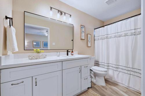 Enjoy Private Beach Near Home High Speed Internet Close to Kemah & NASA 5 STAR SUPER HOST in Seabrook, USA