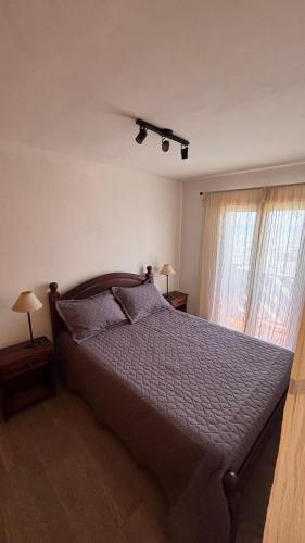 Departamento frente al mar, remodelado y equipado
