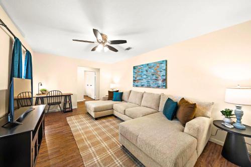 Cozy and Stylish 3-Bedroom Sanctuary in 錫布魯克