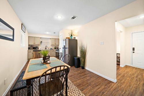 Cozy and Stylish 3-Bedroom Sanctuary in 錫布魯克