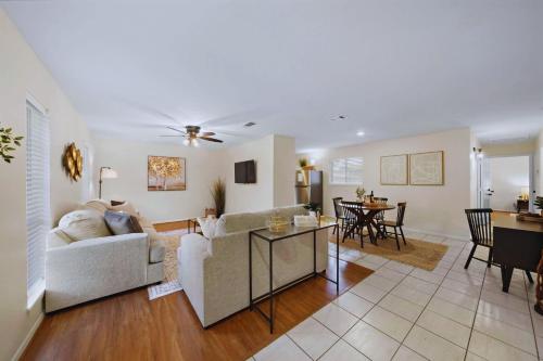 Charming Coastal Retreat in Seabrook TX in Seabrook