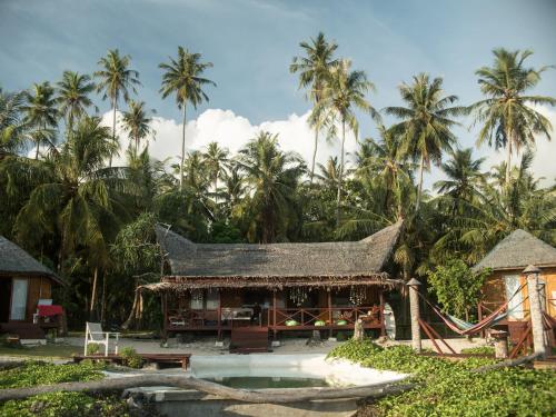 A szálláshely kívülről, Simeulue Surflodges in Matanurung