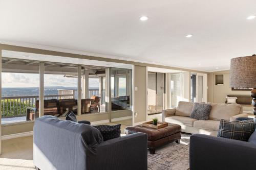 Stunning View Estate with Pool & Game Room in 拉米薩