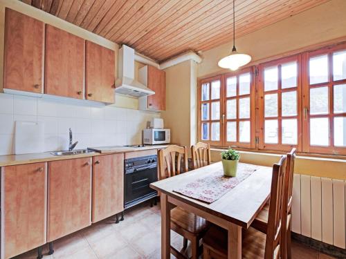 virtuve, Apartment in Isavarre near Pyrenees Mountains in Isila