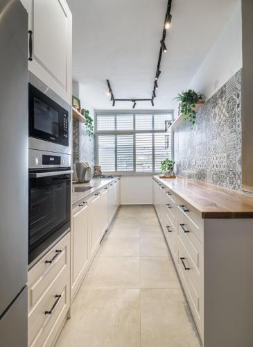 Close to the sea and city center in Nahariya