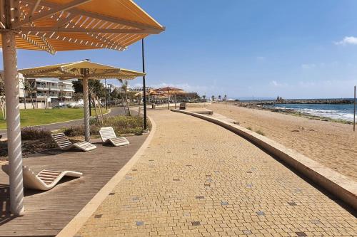 Close to the sea and city center in Nahariya