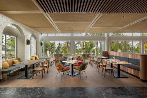 餐廳, 民丹潟湖度假村及水療中心瑞享酒店 (Mövenpick Resort & Spa Bintan Lagoon) in 拉古窪