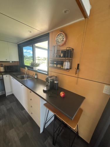Gorgeous private tiny home in ไวปูคูโร