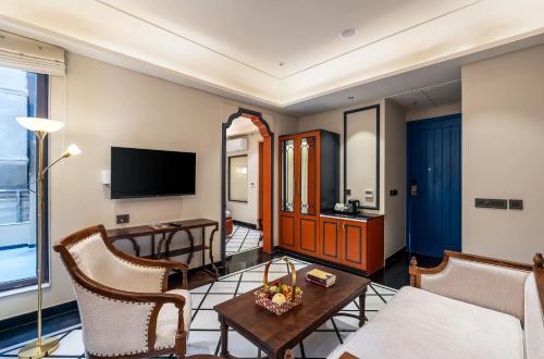 room detail thumbnail 1