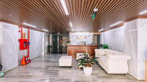 Lobby, Golden Hotel Ha Noi in Long Bien District