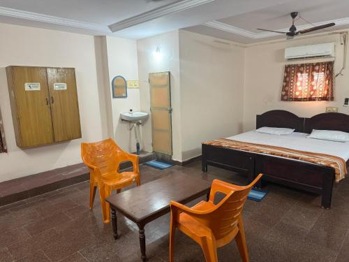 Surya lodge in Tatipaka