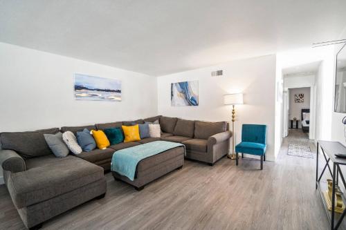3BR Family Fun Home, Pool, Air Hockey&Patio Dining in Otay