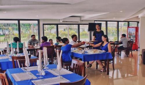 Étterem, Nambis Inn in Madang