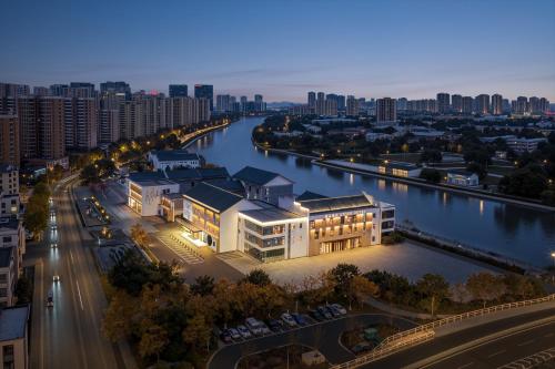 Atour Hotel Suzhou Canal Avenue Wujiang East Taihu Lake Scenic Area