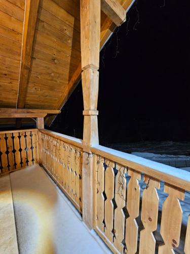 Casa din fagi in Munună