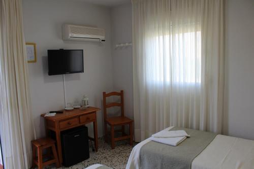 Basic Twin Room image 2