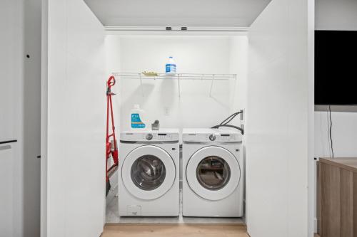The Sunset Haven- Cozy 2BR Basement Suite near White rock in Surrey, Canada