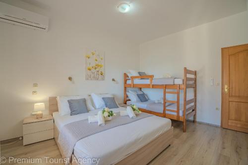 1 double bed, 1 bunk bed, 1 sofa bed