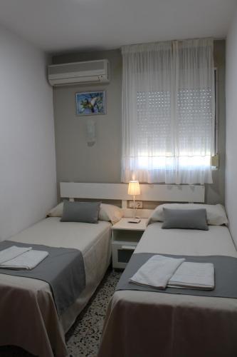 Apartamentos Bolonia Paraiso - image 2