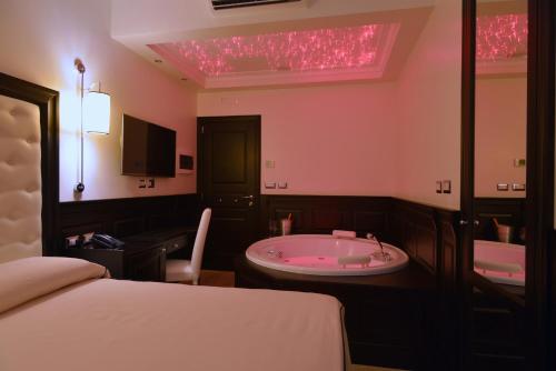 Vaticano Royal Suite Guest House, Рим (фото 6)