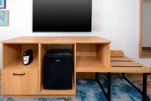 Hampton Inn & Suites-Austin Airport - image 12