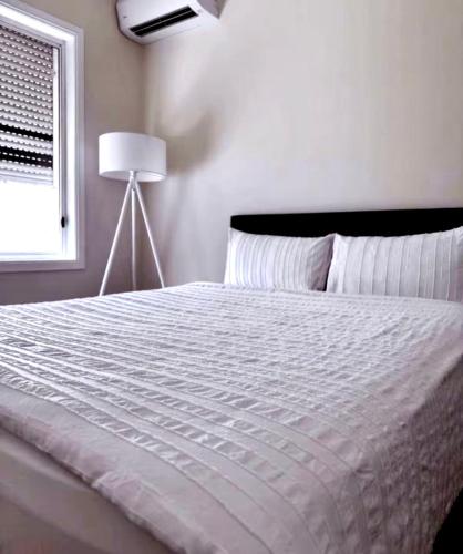 Private big ROOM 20mins to Airport, 5mins to station in St Albans