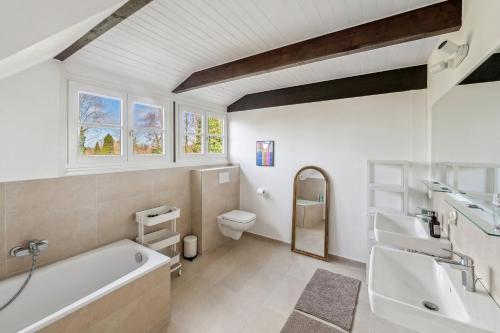 Vannas istaba, Landhaus Köhn - Ostholstein (Landhaus Kohn - Ostholstein) in Švartbuka