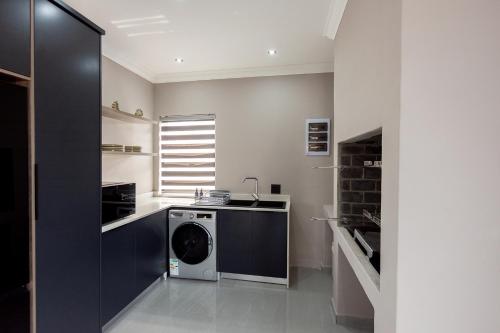 Grey Luxury Accommodation Langebaan - image 2