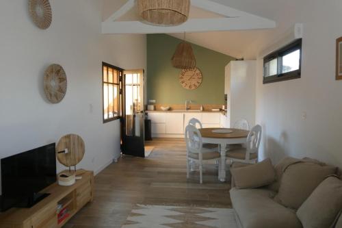 L'échappée belle escapade intime dans une maison moderne