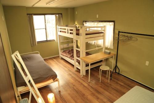 1 twin bed, 1 bunk bed, 1 sofa bed