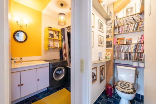 Trendy 1BD Retreat with Patio Goutte d'Or - image 6