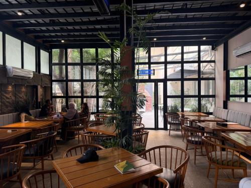 Restoran, Hamsun Suites  in Karachi