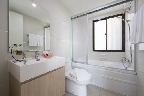 Two-Bedroom Suite image 7