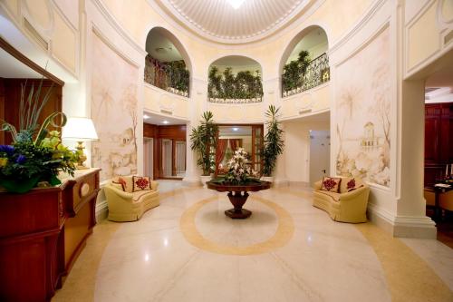 Palazzo Alabardieri, Неаполь