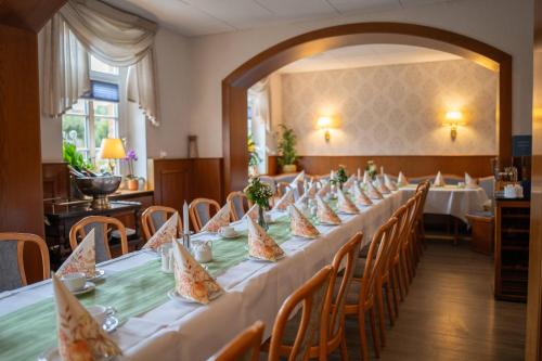 Étterem, Pension "Zur Schloßwache" Delitzsch in Delitzsch