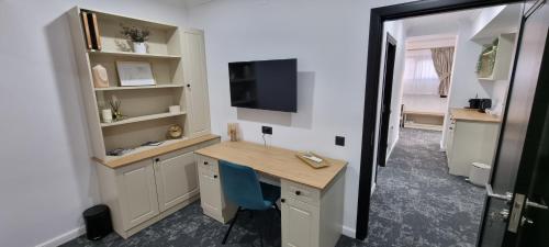 2 bedrooms, 3 beds