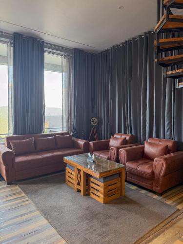 Saffron 2 Bedroom Duplex Villa – khách sạn tại Gahna