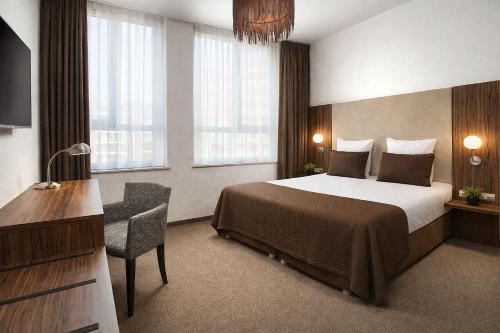 Hotel La Reine - image 14