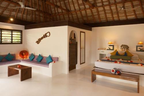 المرافق, منتجع نافوتو ستار (Navutu Stars Resort) in Yanggeta Island