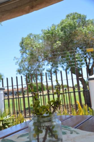 Jardí, Sugarbird Guesthouse Langebaan in Country Club