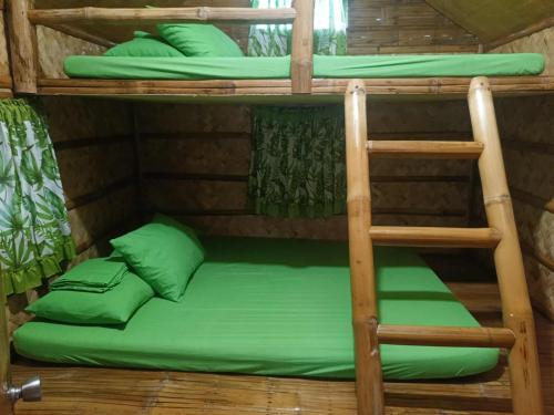 2 double beds