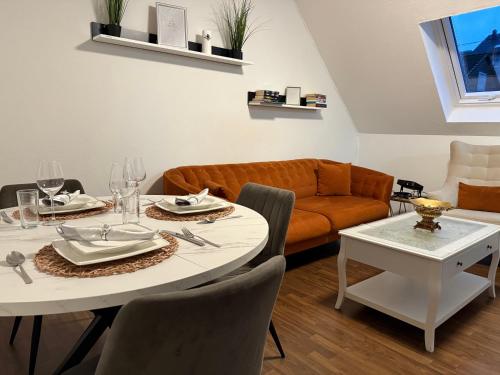 Gemütliche Wohnung, Heimkino, Couch & Küche in Siegen, Deutschland