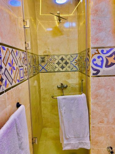Crown pyramids hotel - image 5